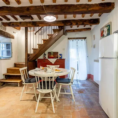 Feriehus 3 Bedroom Gorgeous In San Cassiano Di Contro