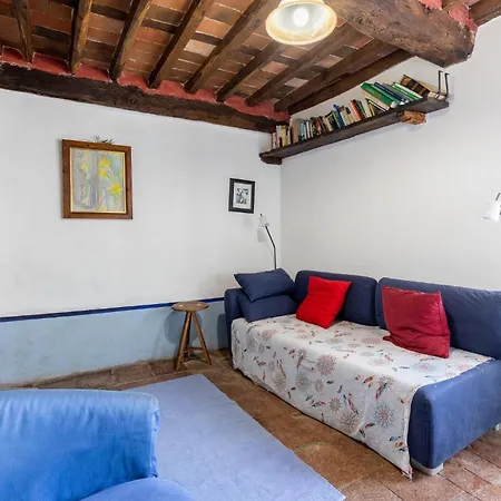3 Bedroom Gorgeous In San Cassiano Di Contro Feriehus