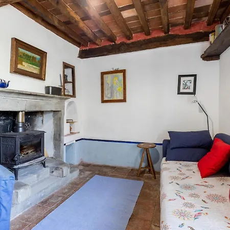 3 Bedroom Gorgeous In San Cassiano Di Contro Feriehus *