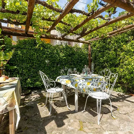 3 Bedroom Gorgeous In San Cassiano Di Contro Feriehus *