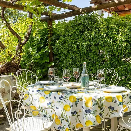 3 Bedroom Gorgeous In San Cassiano Di Contro Cocciglia