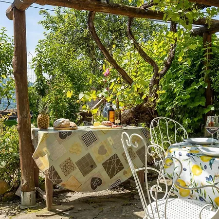 3 Bedroom Gorgeous In San Cassiano Di Contro Feriehus *