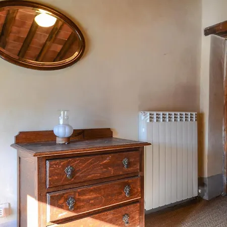 3 Bedroom Gorgeous In San Cassiano Di Contro